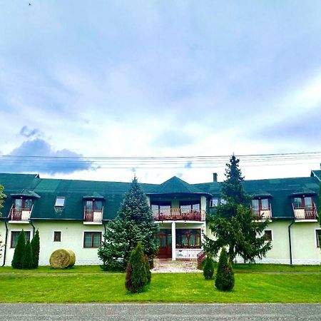 Eden Panzio Lejlighedshotel Bük Eksteriør billede