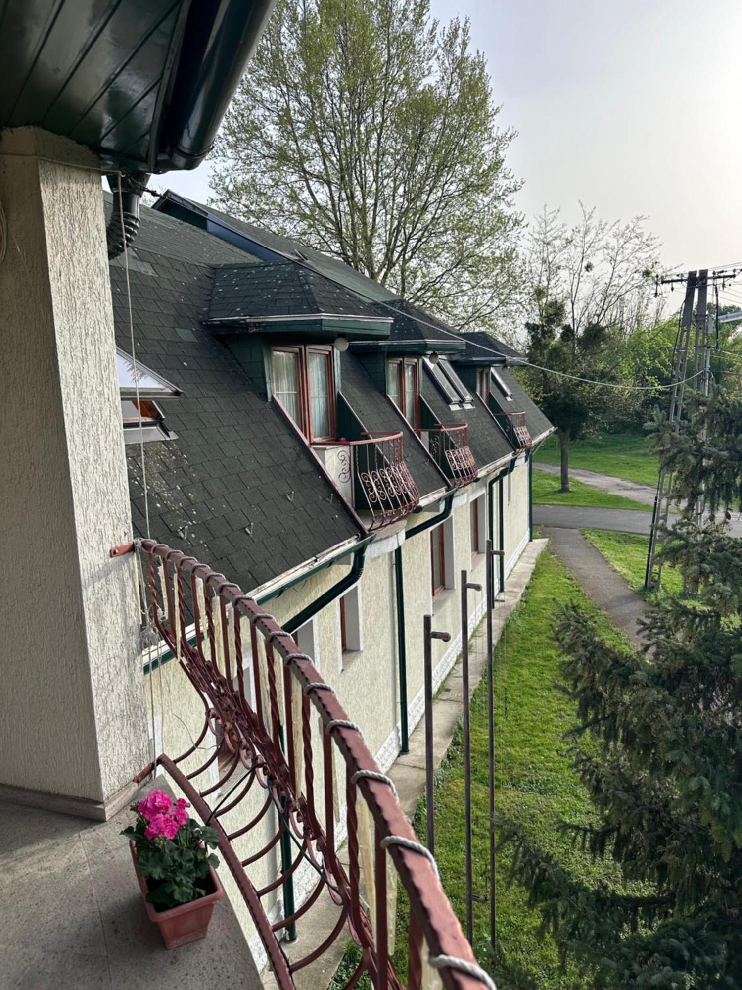 Eden Panzio Lejlighedshotel Bük Eksteriør billede